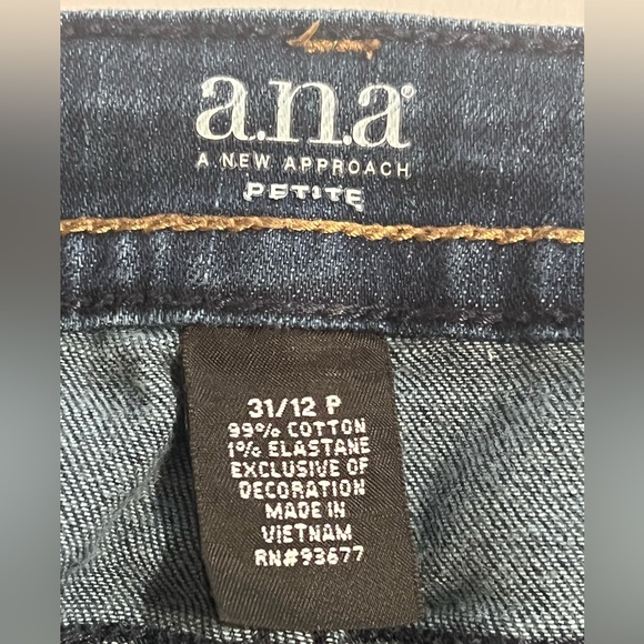A.N.A. Blue Jean Women’s Capri Pants Size 12 - Picture 6 of 10